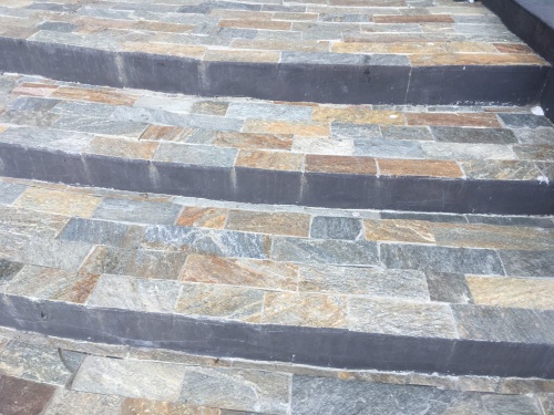 Плитка из Златолита Уральского для лестницы купить в Краснокамске