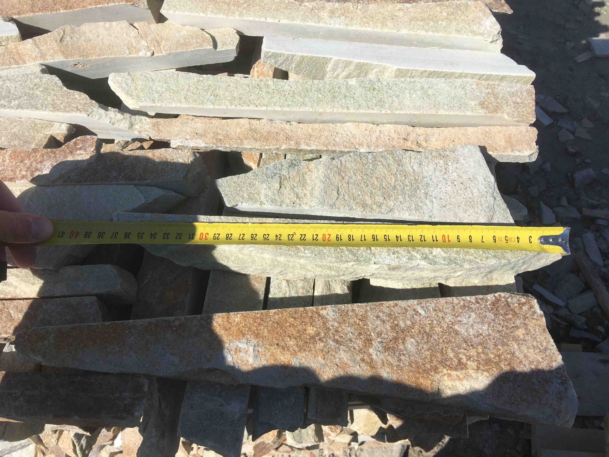 Горбушка златолит золотистый для облицовки купить в Краснокамске