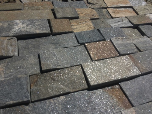 Плитка пилёная златолит Уральский для цоколя, отмостки купить в Краснокамске