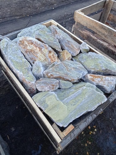 Златолит жёлтый, жёлто-зелёный глыбки и валуны для ланшафтного дизайна купить в Краснокамске