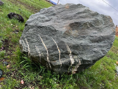 Гигантские зелёные валуны для ландшафтного дизайна весом более 5 тонн купить в Краснокамске