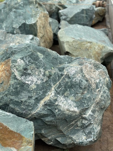 Камни для ландшафтного дизайна зелёные 10-60 килограмм купить в Краснокамске