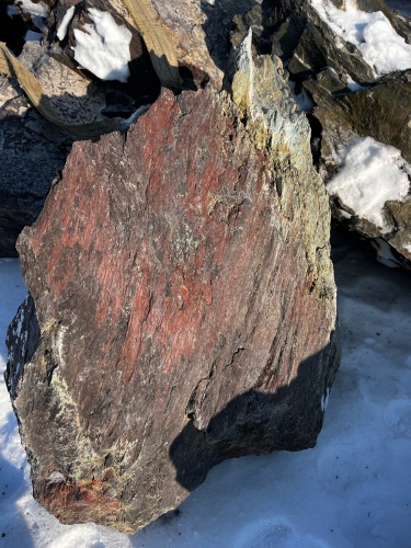 Ландшафтные глыбы красно-фиолетовые 200-1000 килограмм купить в Краснокамске