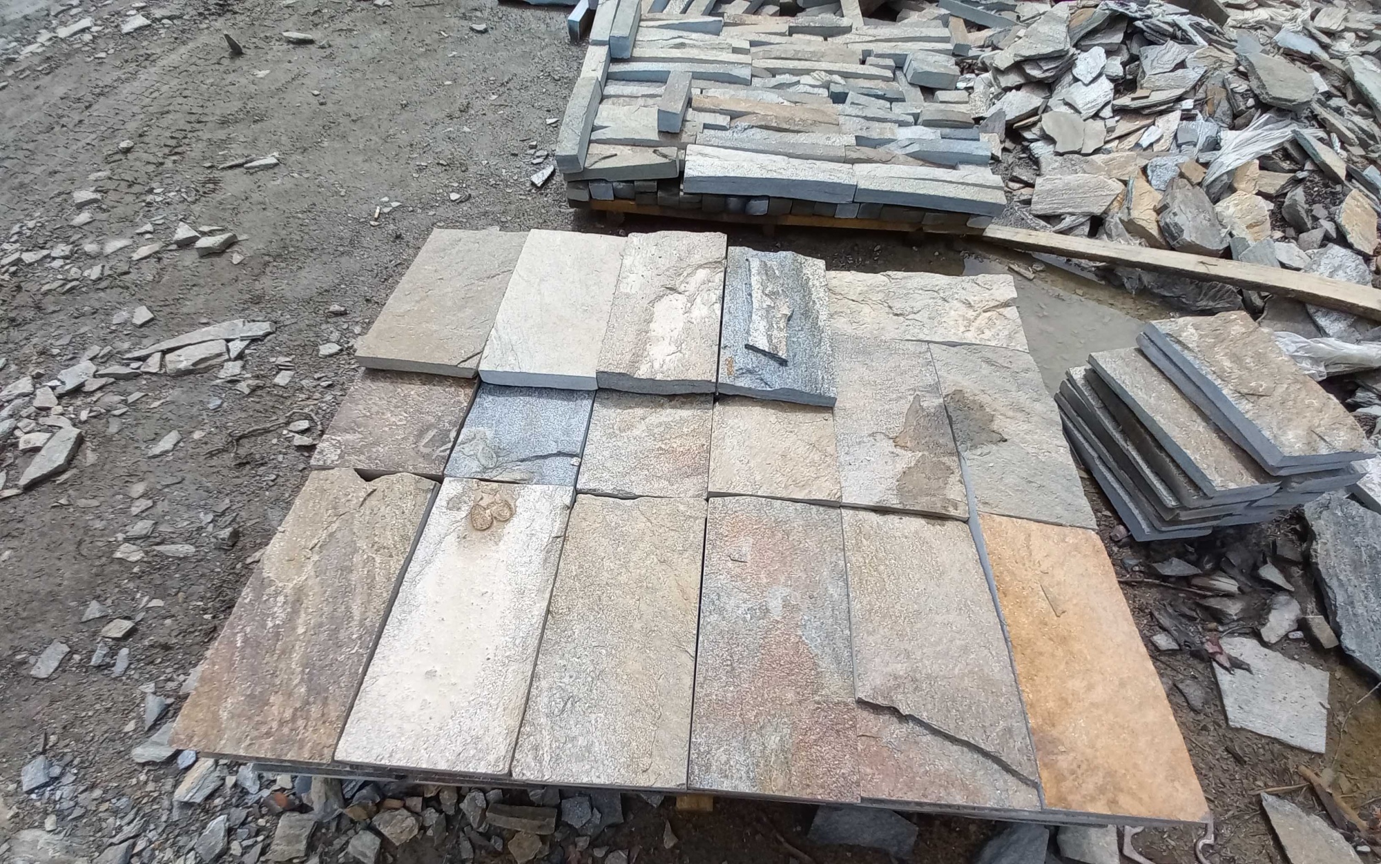 Плитка пилёная златолит Уральский для фасада купить в Краснокамске