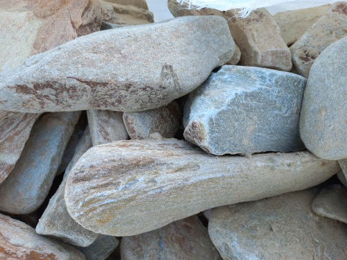 Златолит жёлтый, жёлто-зелёный глыбки и валуны для ланшафтного дизайна купить в Краснокамске