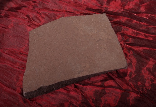 Плитняк лемезит бордовый для цоколя 1,5-2 см купить в Краснокамске