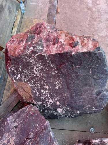 Камни для ландшафтного дизайна красно-фиолетовые 10-60 килограмм купить в Краснокамске