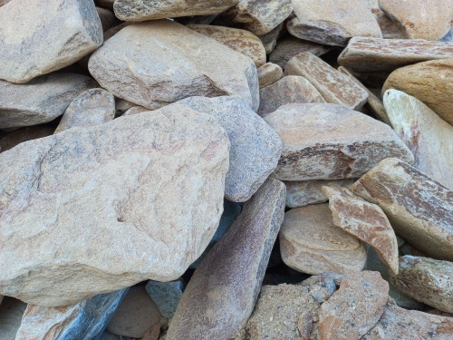 Златолит жёлтый, жёлто-зелёный глыбки и валуны для ланшафтного дизайна купить в Краснокамске