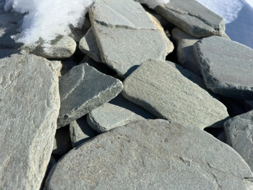 Плитняк златолит зелёный галтованный для цоколя купить в Краснокамске